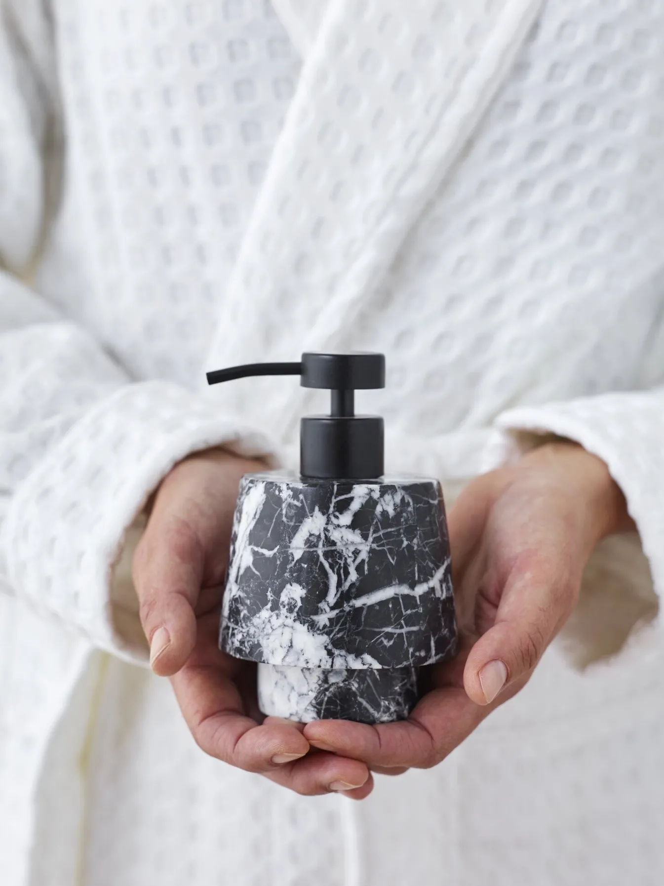Fashion Bath & Living Aquanova Aquanova ORION soap dispenser Black Black-09
