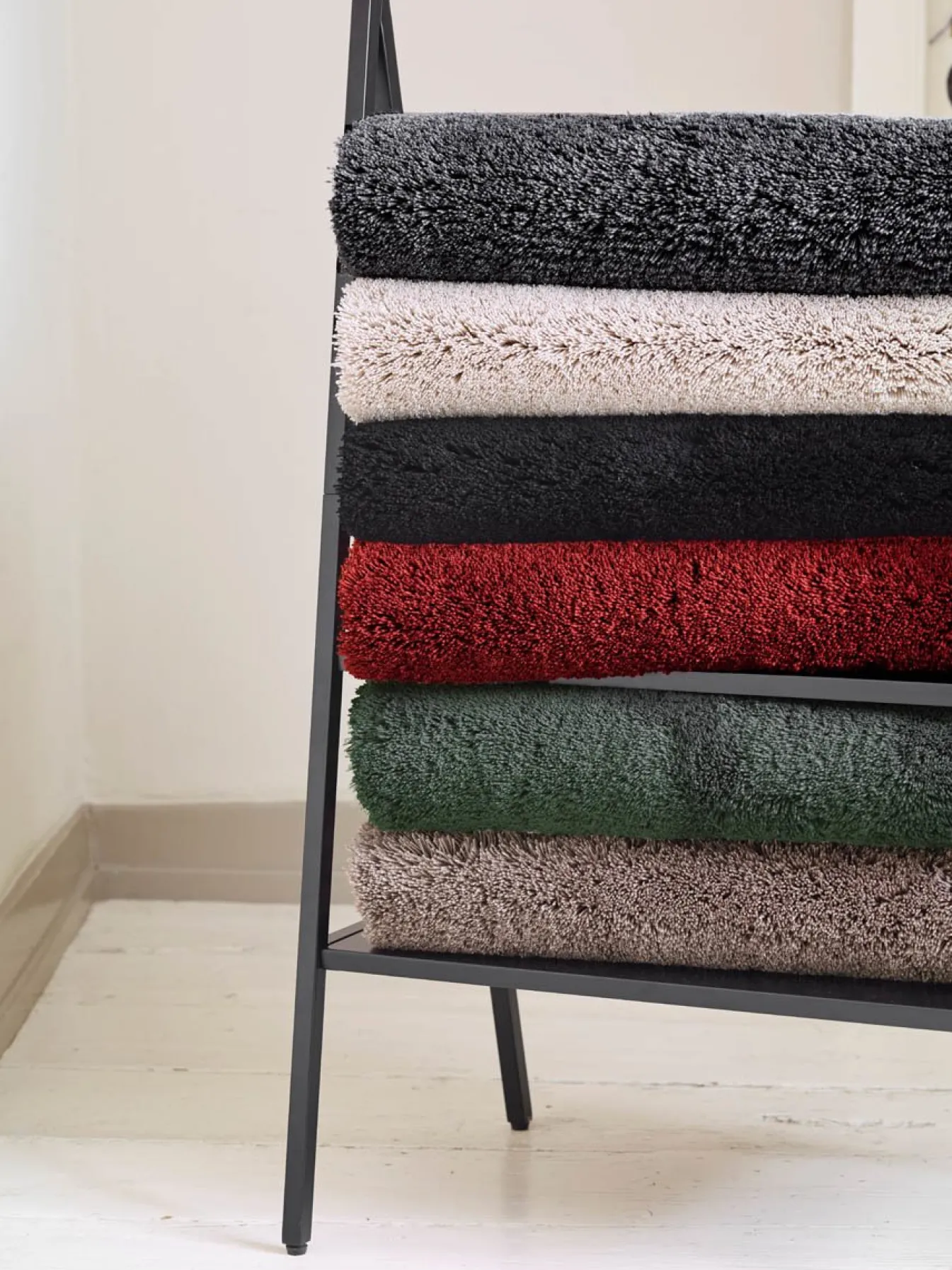 Best Bath & Living Aquanova Bath mat BELA color Mahogany - 60x100 cm