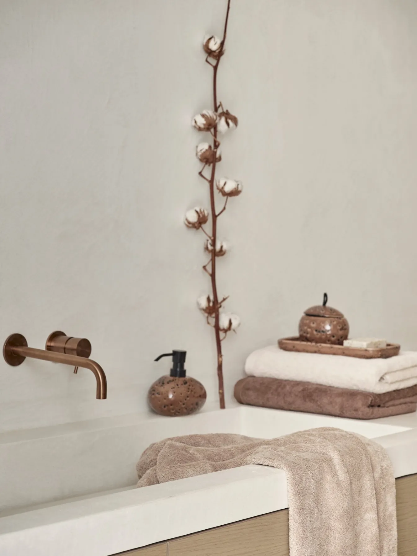 Discount Bath & Living Aquanova Bath mat LONDON color Nougat-136