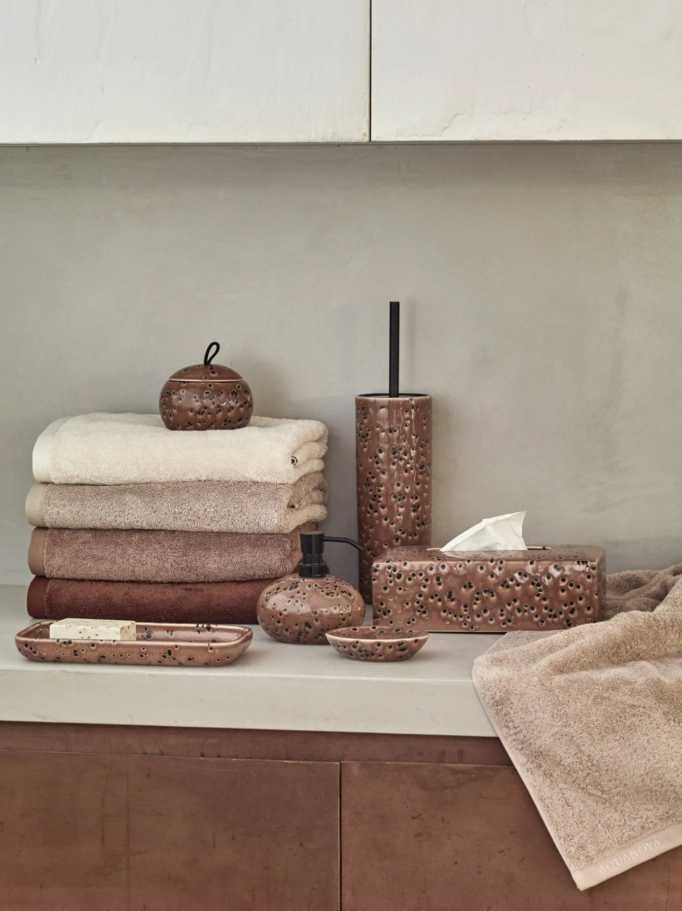 Discount Bath & Living Aquanova Bath mat LONDON color Nougat-136