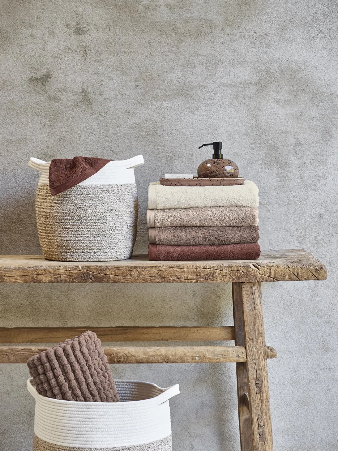 Hot Bath & Living Aquanova Bath textiles LONDON color Camel-155