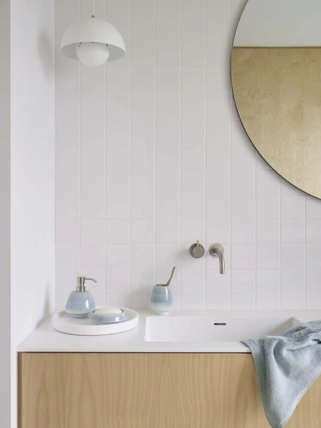 New Bath & Living Aquanova Bath textiles LONDON color Ice-916