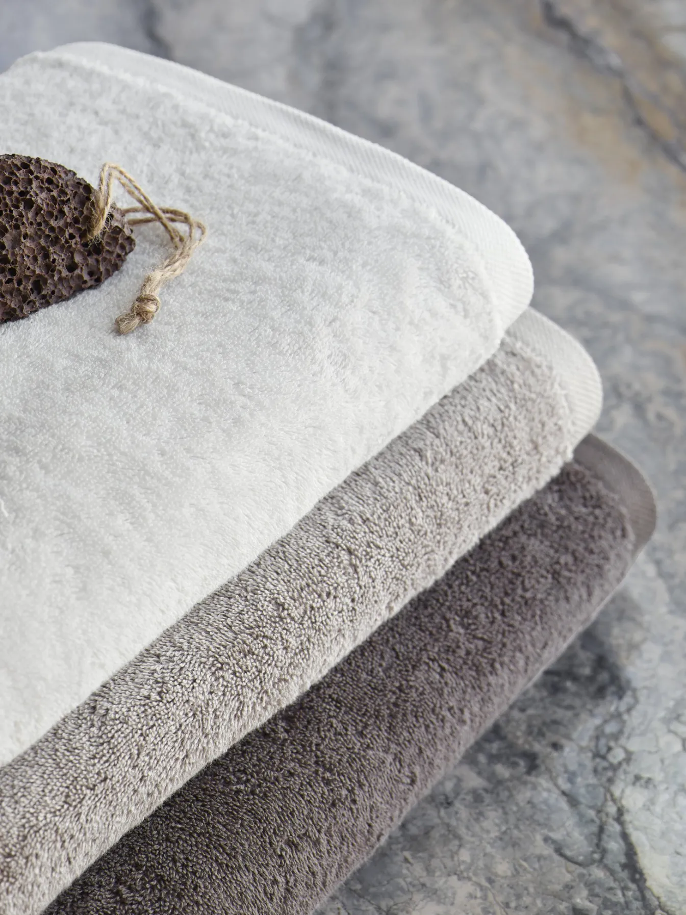 Store Bath & Living Aquanova Bath towel 70x130 cm LONDON color (set/3) Salt-103