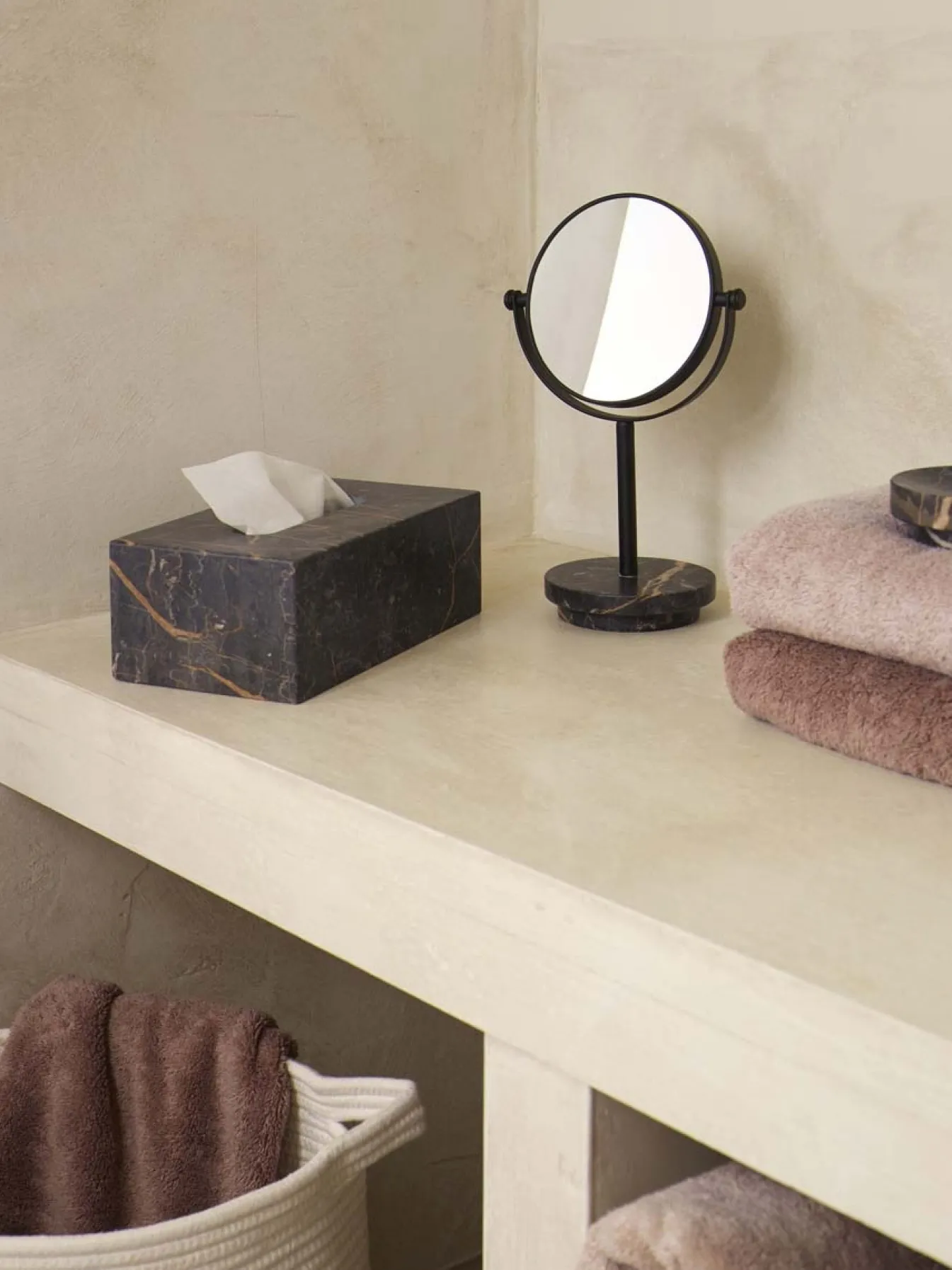 Fashion Bath & Living Aquanova Cosmetic mirror PORTO color Black-09