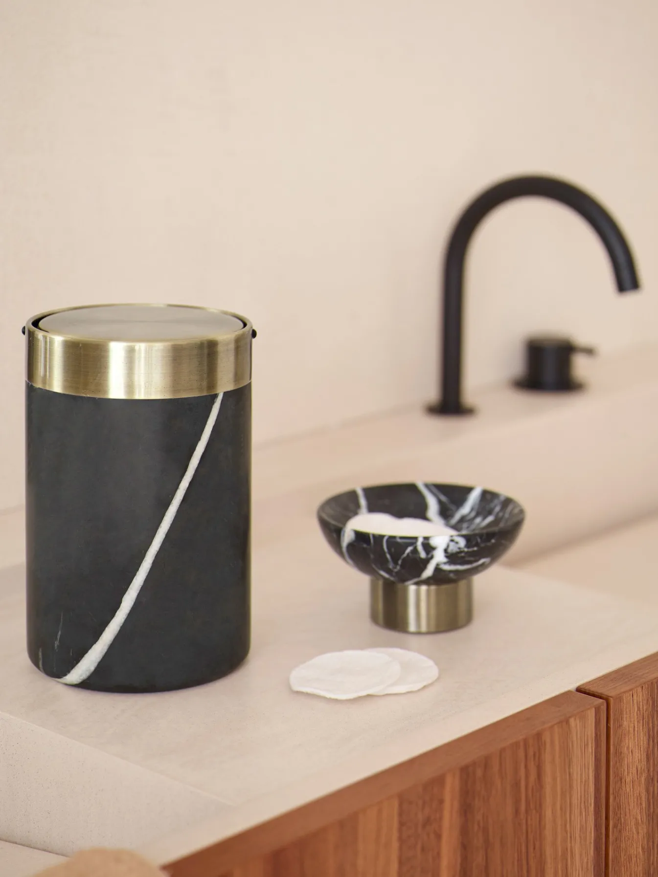 Cheap Bath & Living Aquanova Cup / toothbrush holder NERO color Black (black) Black-09