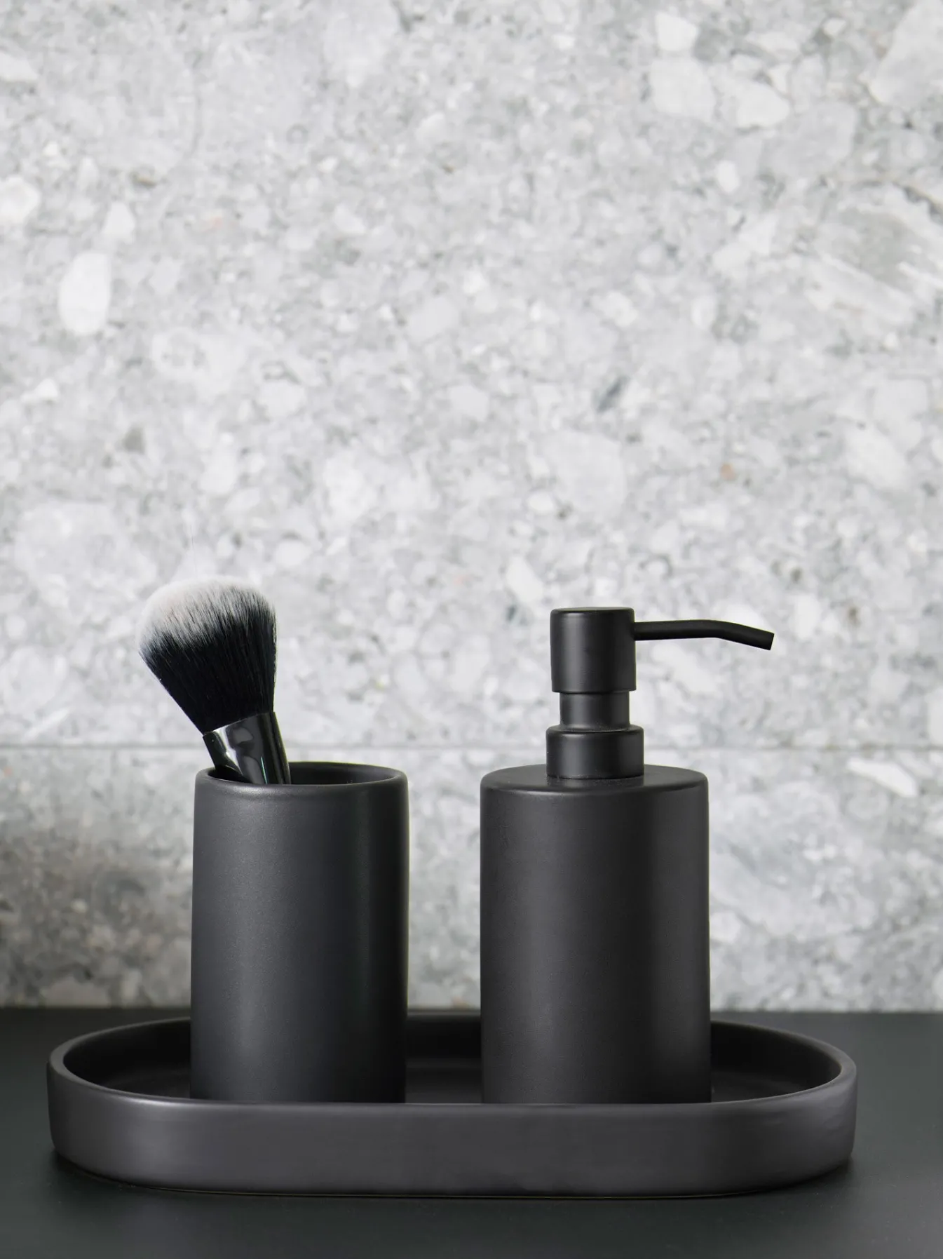 Hot Bath & Living Aquanova Cup FORTE color black (FORTUM-09) Black-09