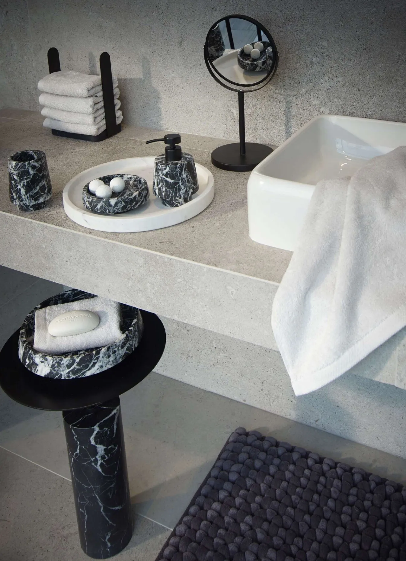 Best Bath & Living Aquanova Guest towel holder NERO color Black (black) Black-09
