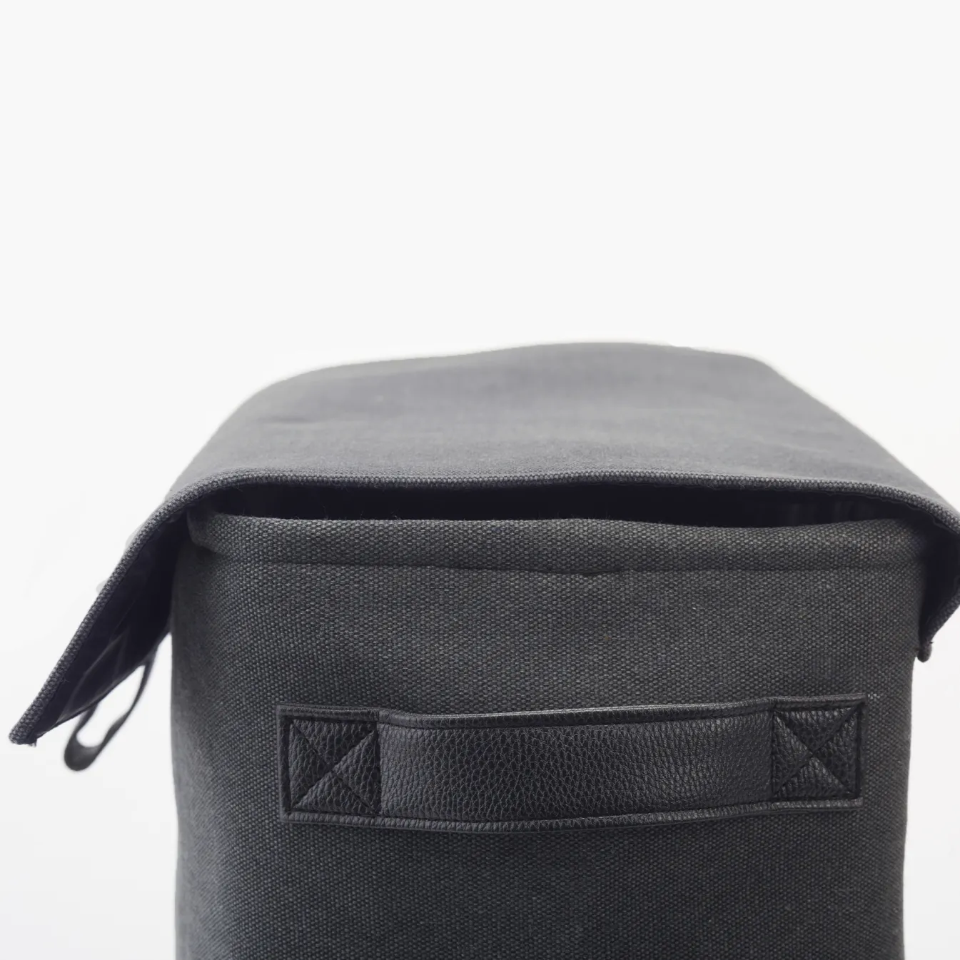 Hot Bath & Living Aquanova Laundry basket ARIAN color Dark Gray (ARILAL-98)
