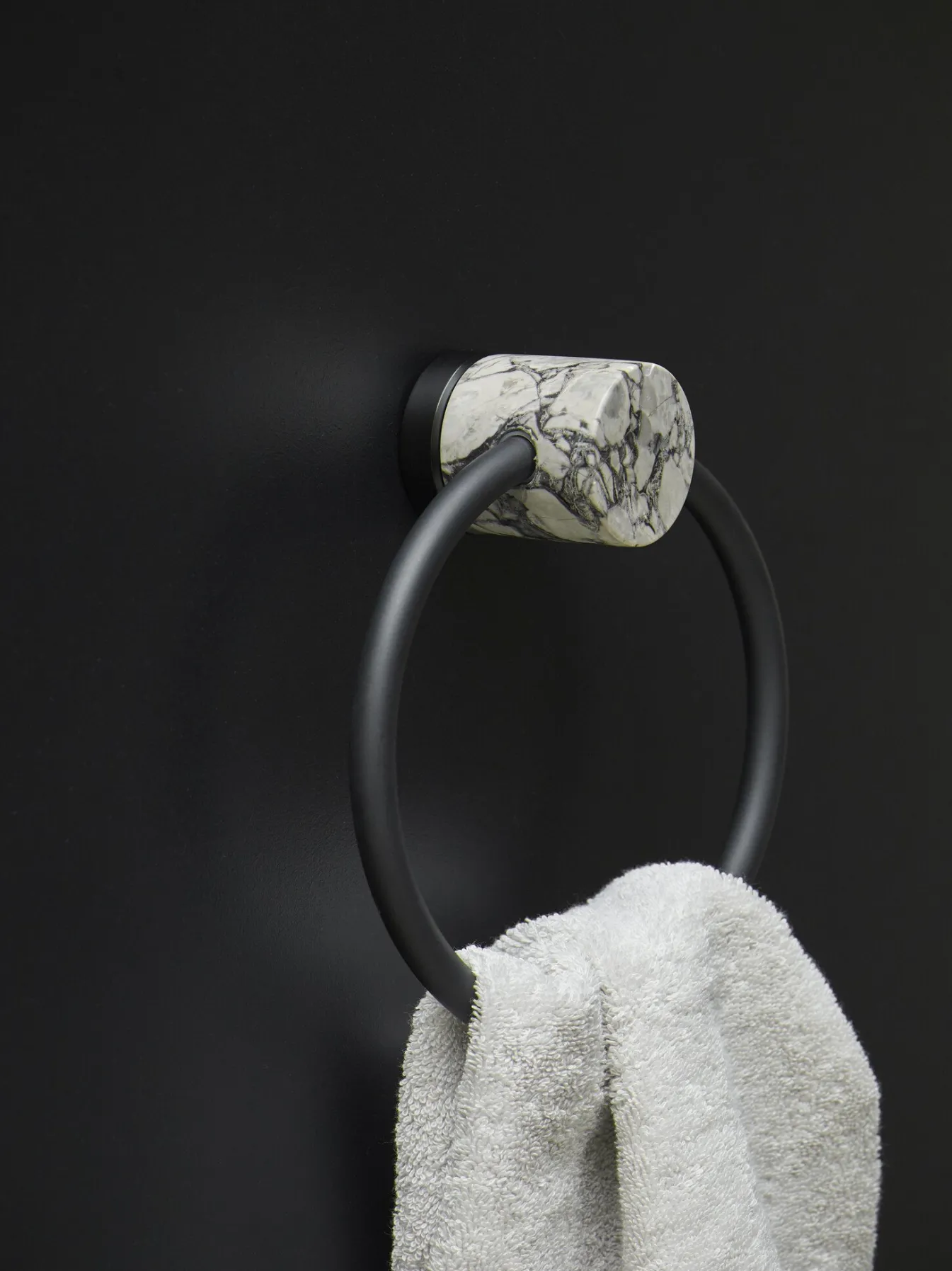 Store Bath & Living Aquanova Towel ring NERO color Alba (gray) Alba-195