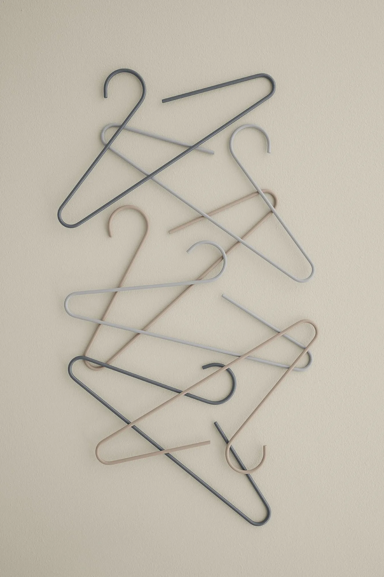 Fashion Bath & Living Blomus CURL clothes hanger Ashes of Roses (set / 2 pieces) 66004
