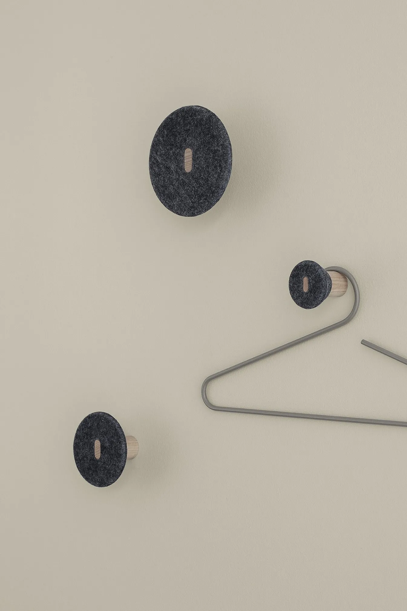 Clearance Bath & Living Blomus PELA wall hooks (set / 3) 66015