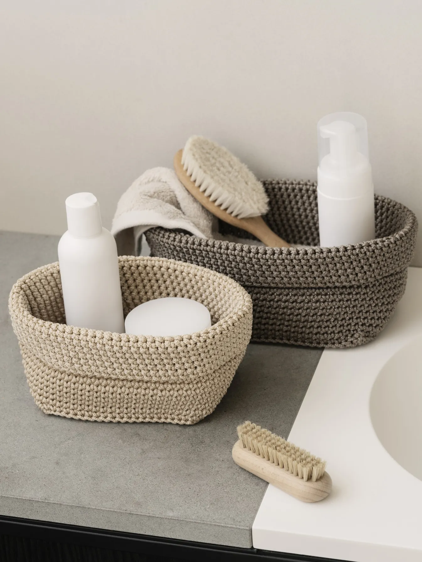 Discount Bath & Living Blomus Storage basket TELA (medium) 66468 Bark