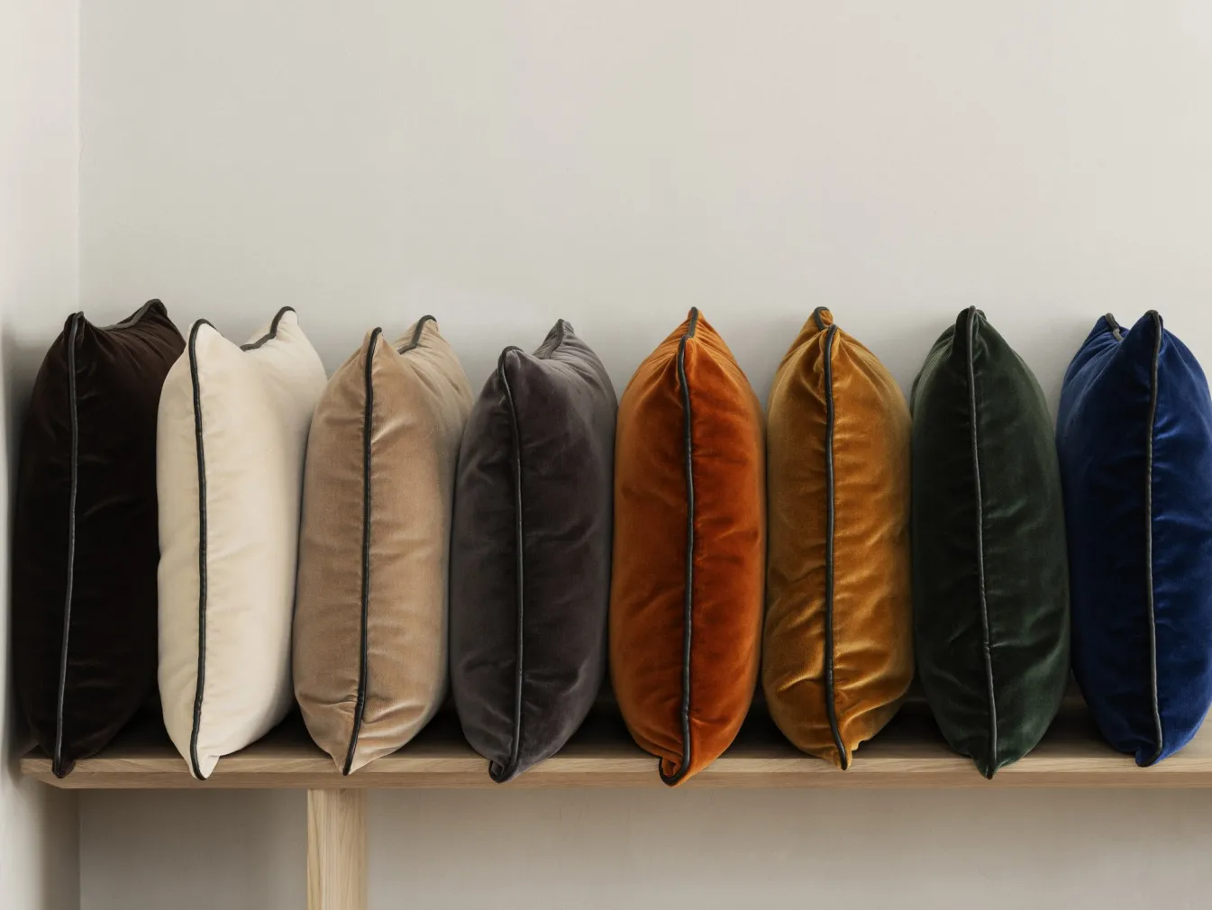 Clearance Bath & Living Blomus VELVET cushion cover 30x50 - (66564) Magnet