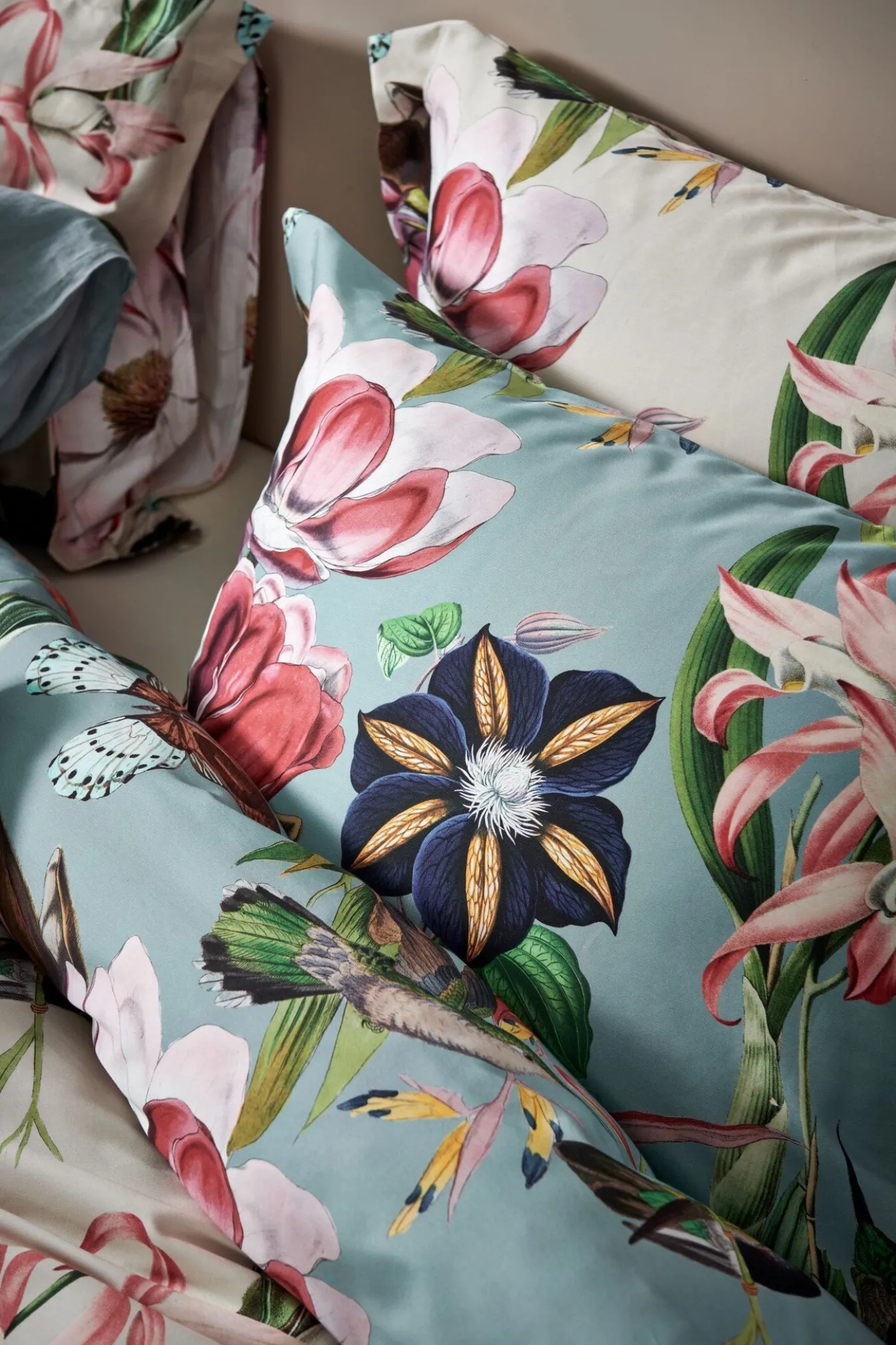 Fashion Bath & Living Vandyck Duvet cover FLOWER MIX Pearl Blue 240x220 cm (satin cotton)