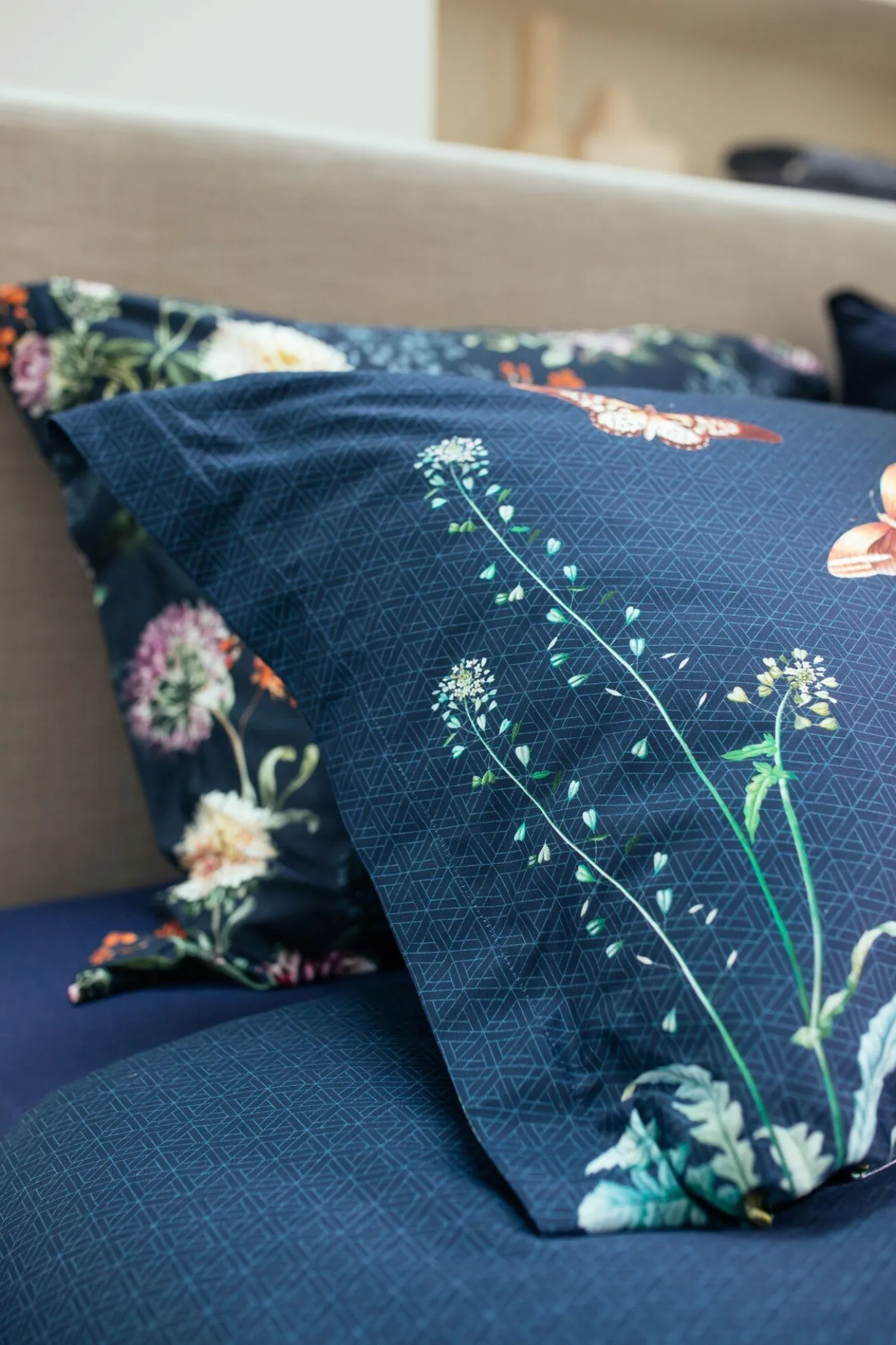 Hot Bath & Living Vandyck Duvet cover FLOWERY Blue Ink 140x220 cm (satin cotton)