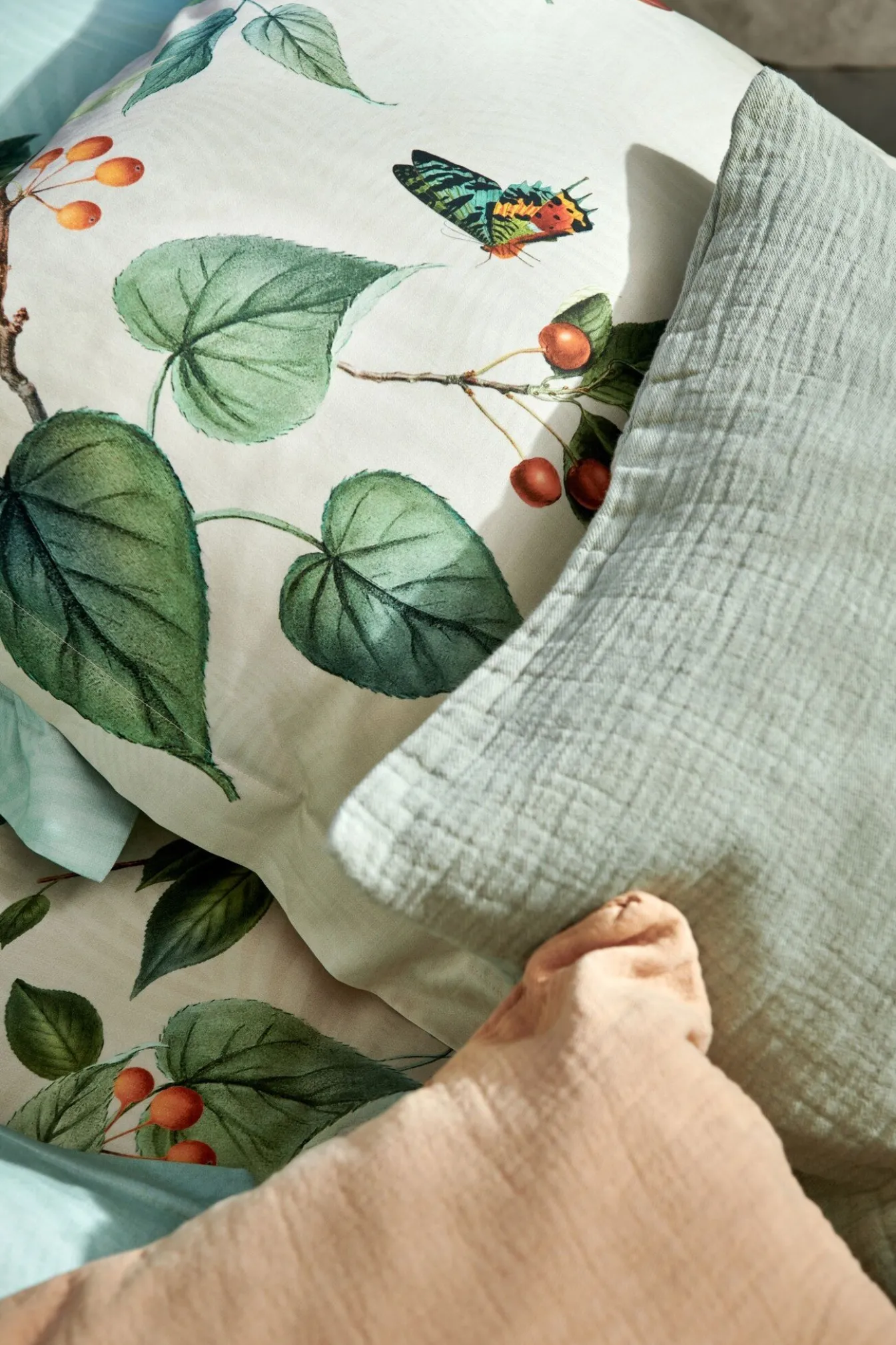 Fashion Bath & Living Vandyck Duvet cover FRUIT GARDEN Cream Tan 140x220 cm (satin cotton)