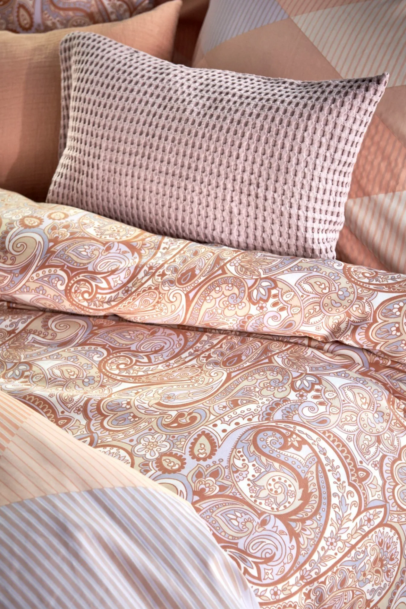 Outlet Bath & Living Vandyck Duvet cover HAPPY FEVER Apricot Blush 240x220 cm (satin cotton)