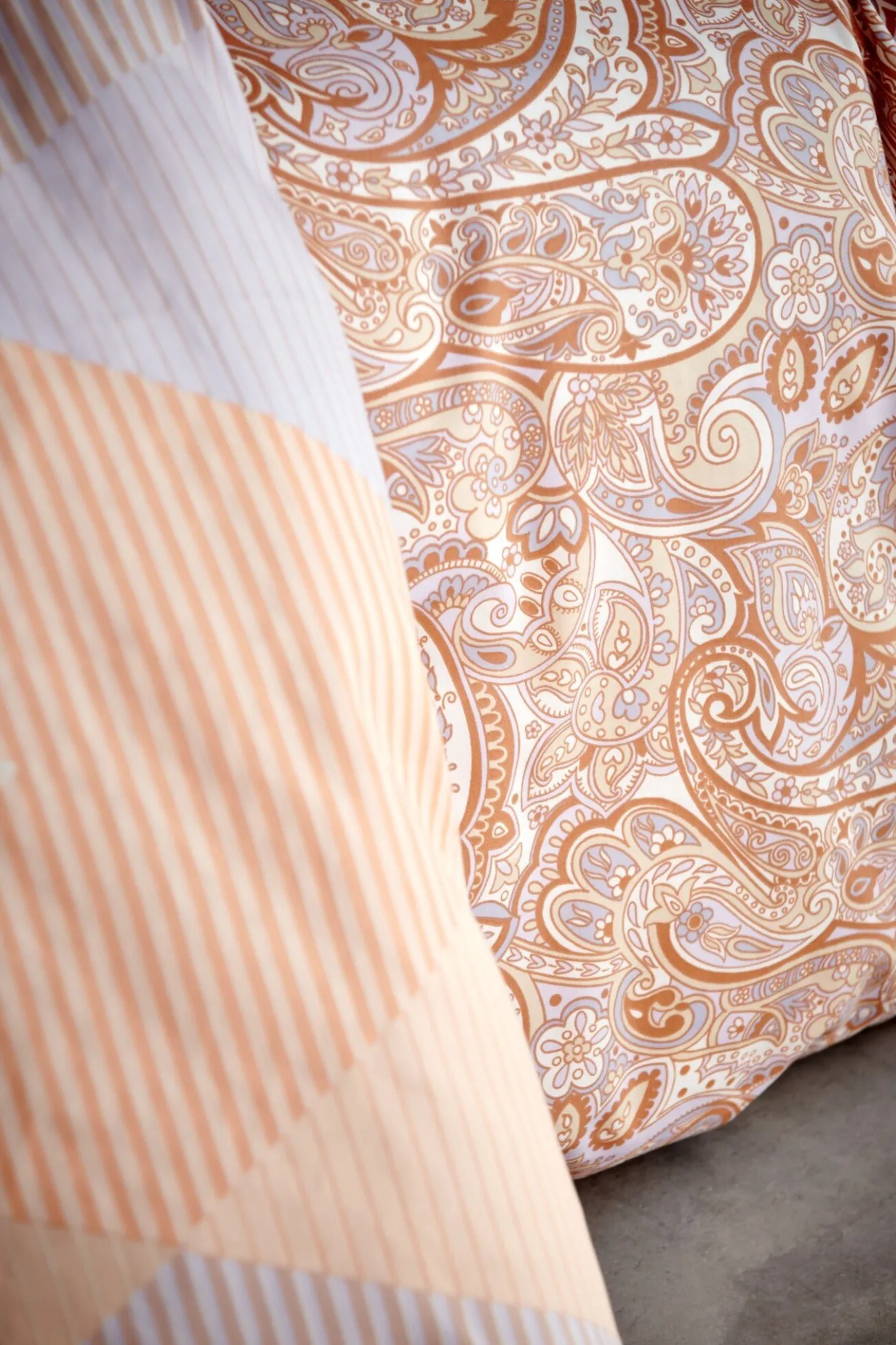 Outlet Bath & Living Vandyck Duvet cover HAPPY FEVER Apricot Blush 240x220 cm (satin cotton)