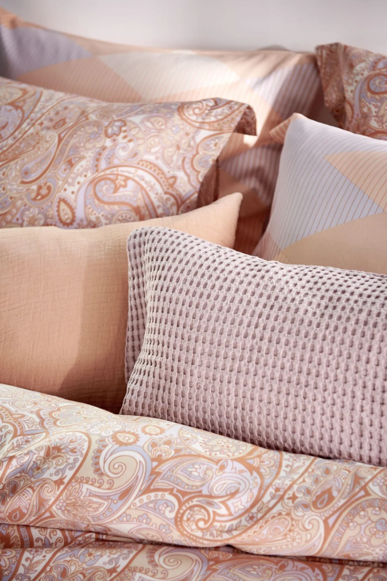 Outlet Bath & Living Vandyck Duvet cover HAPPY FEVER Apricot Blush 240x220 cm (satin cotton)