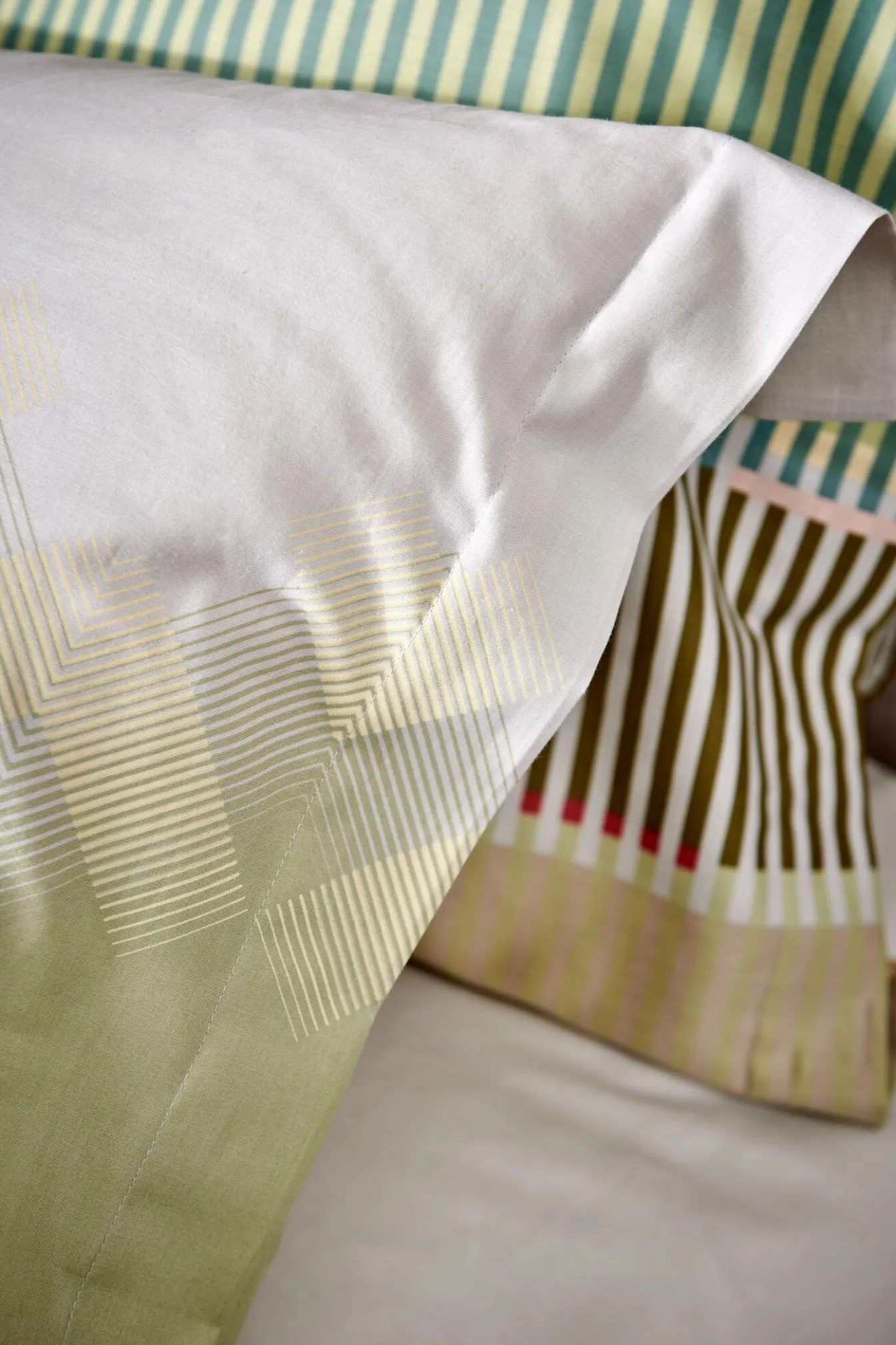 Hot Bath & Living Vandyck Duvet cover HAPPY SLEEP Smoke Green 200x220 cm (satin cotton)