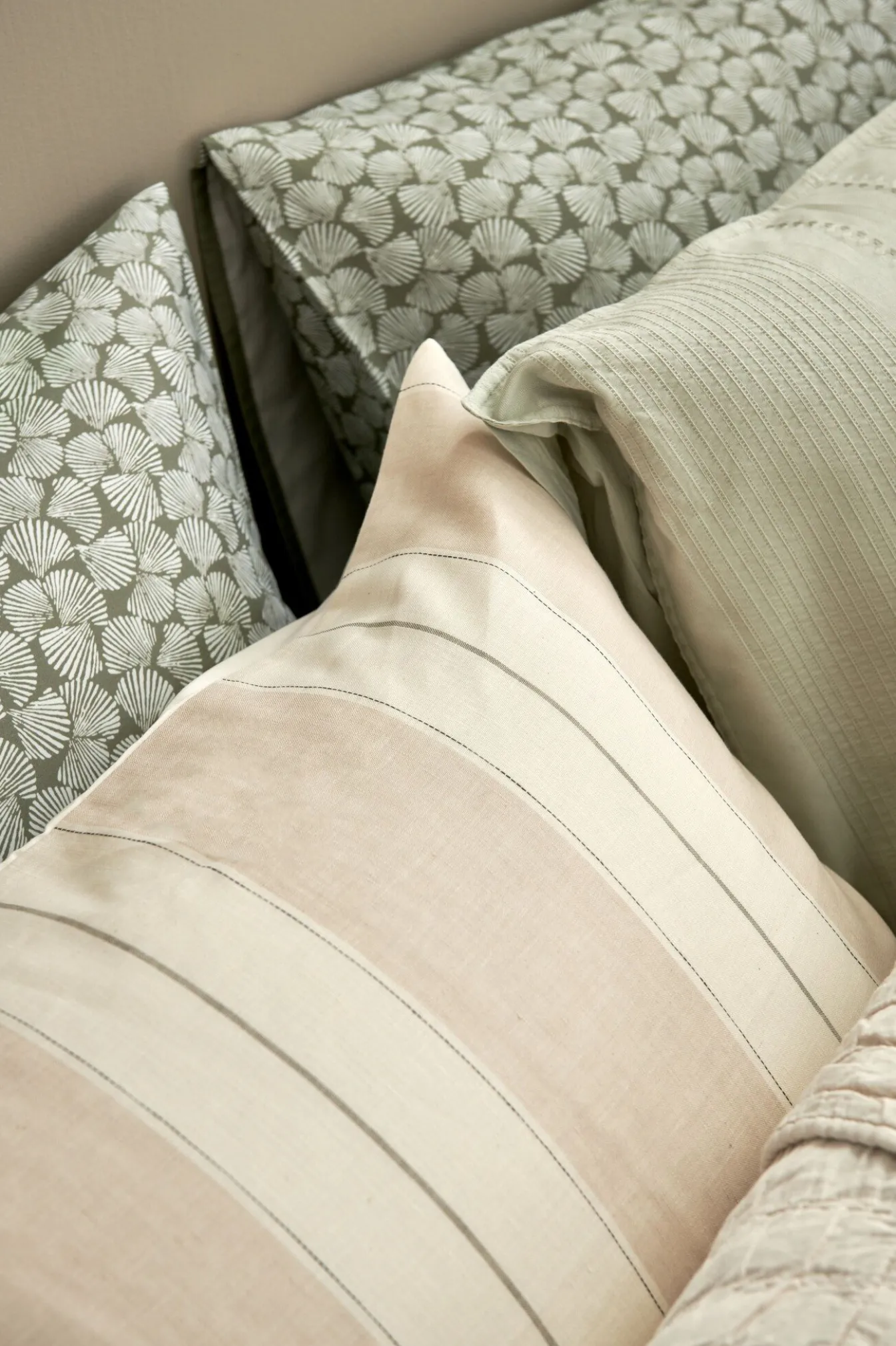 Best Bath & Living Vandyck Duvet cover PURE 79 Smoke Green 200x220 cm (satin cotton)