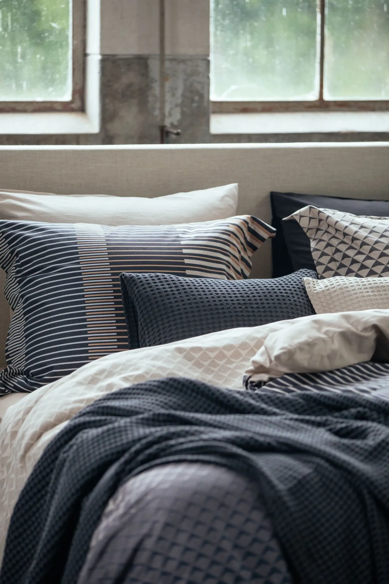Best Sale Bath & Living Vandyck Duvet cover WANDER Off Black 200x220 cm (satin cotton)