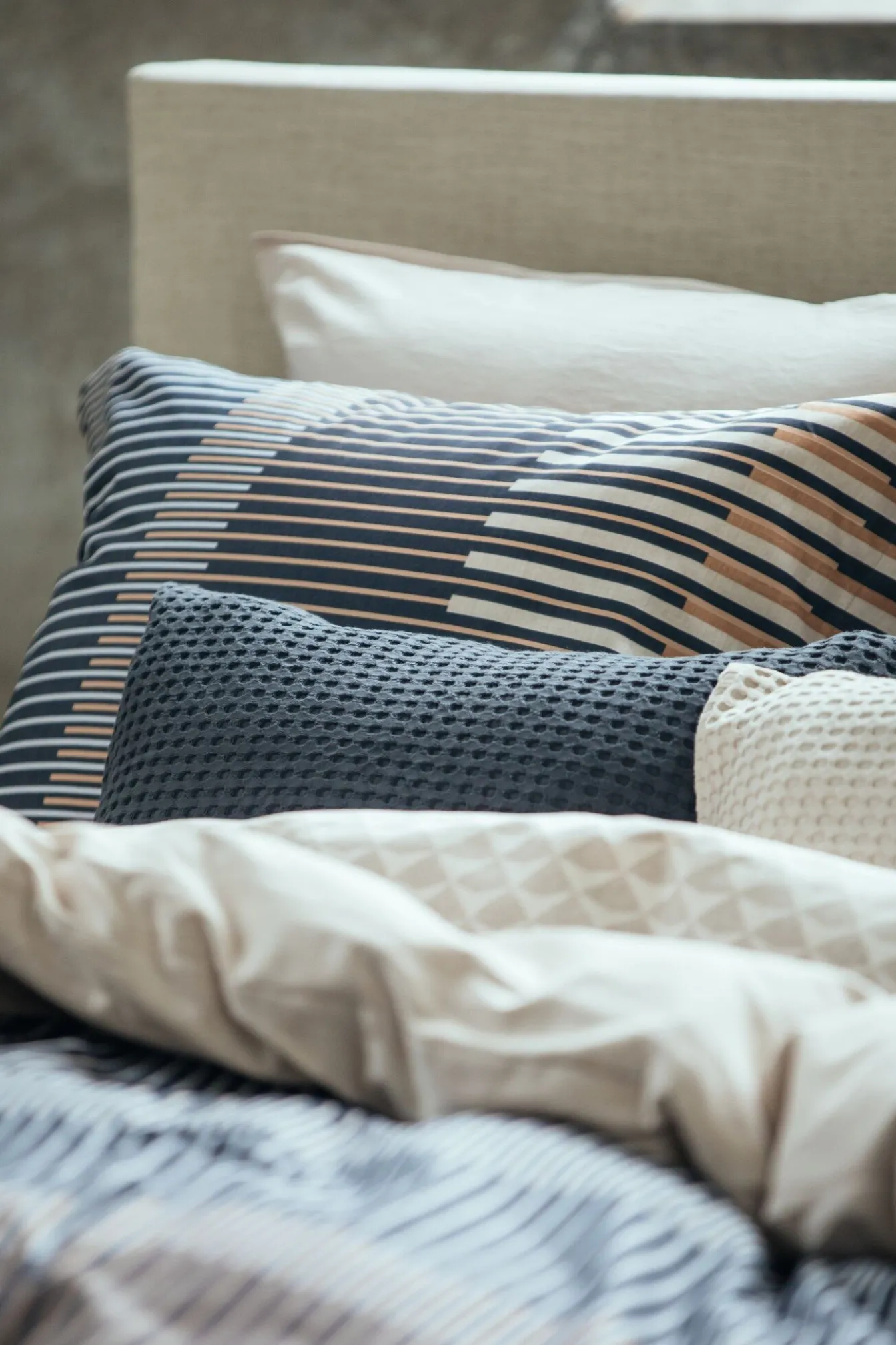 Best Sale Bath & Living Vandyck Duvet cover WANDER Off Black 200x220 cm (satin cotton)
