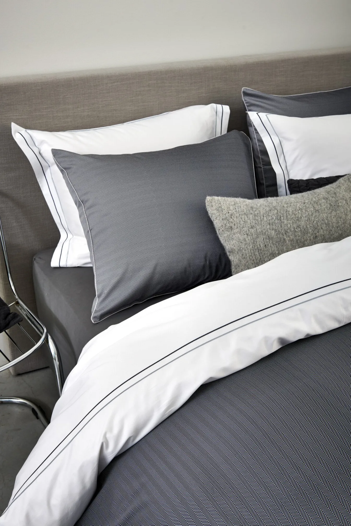 New Bath & Living Vandyck HOME 99 plaid/bedspread 130x220 cm, color Grey