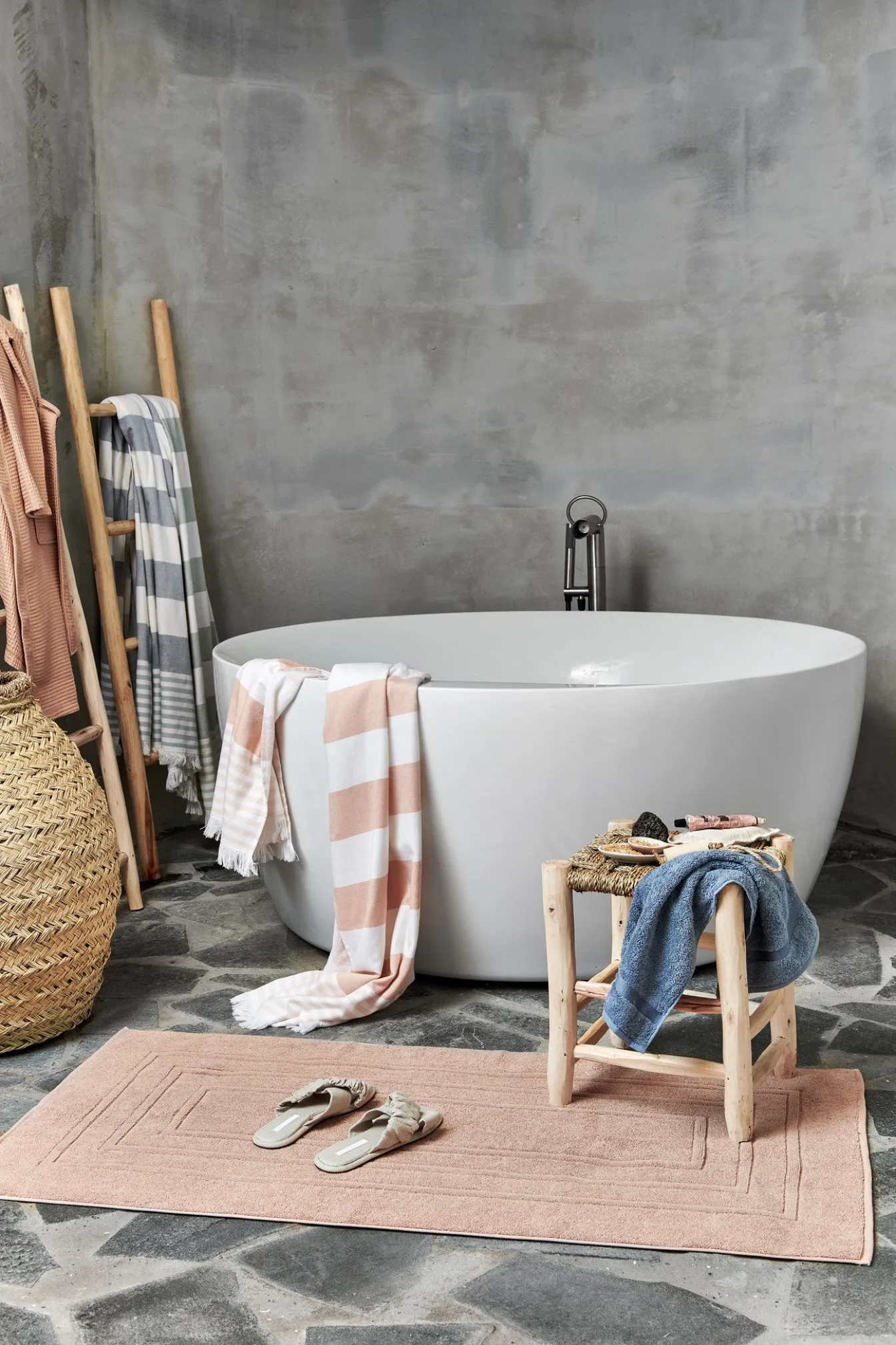 Hot Bath & Living Vandyck HOUSTON bath mat color Praline (CO010)