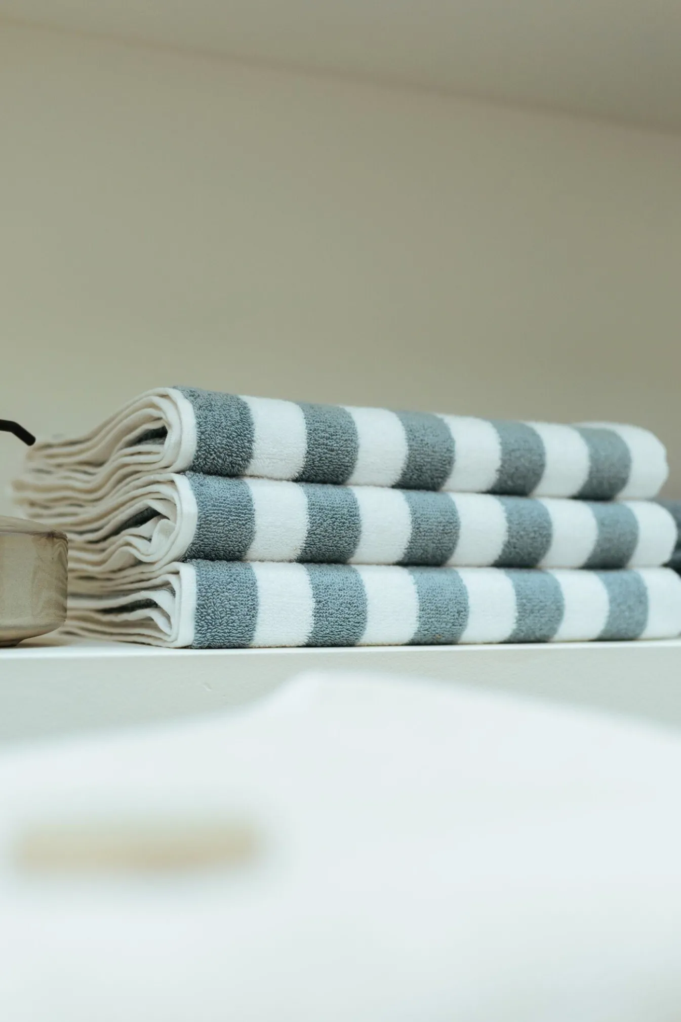 Best Sale Bath & Living Vandyck Towel VERONA Stripes color Pearl Blue
