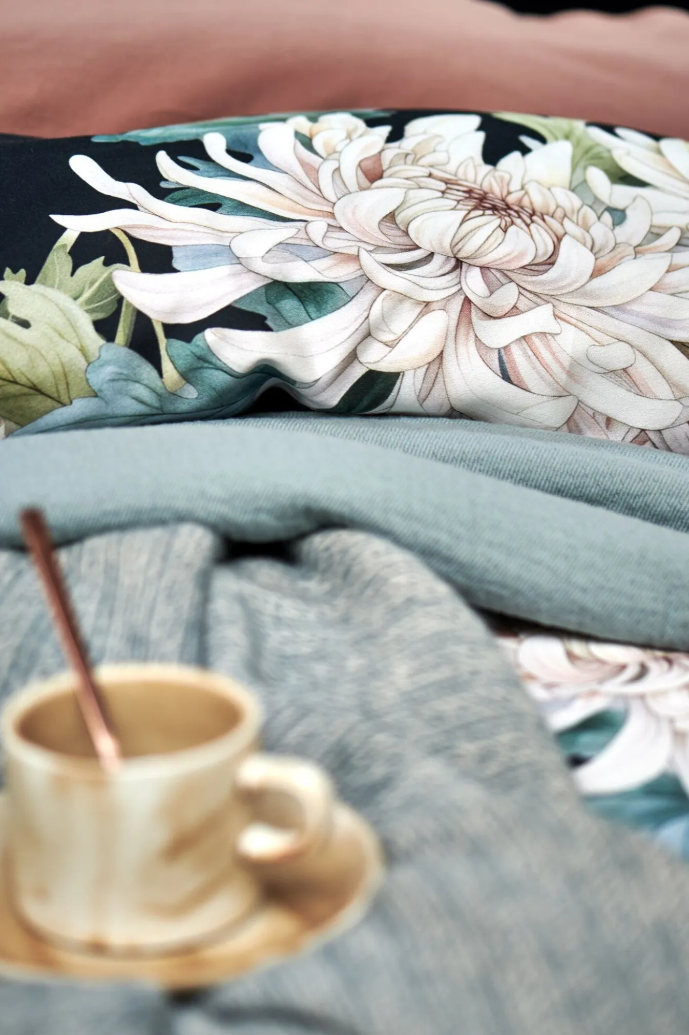 Clearance Bath & Living Vandyck Vandyck FLORAL BLISS duvet cover Blue Ink 240x220 cm BlueInk-199