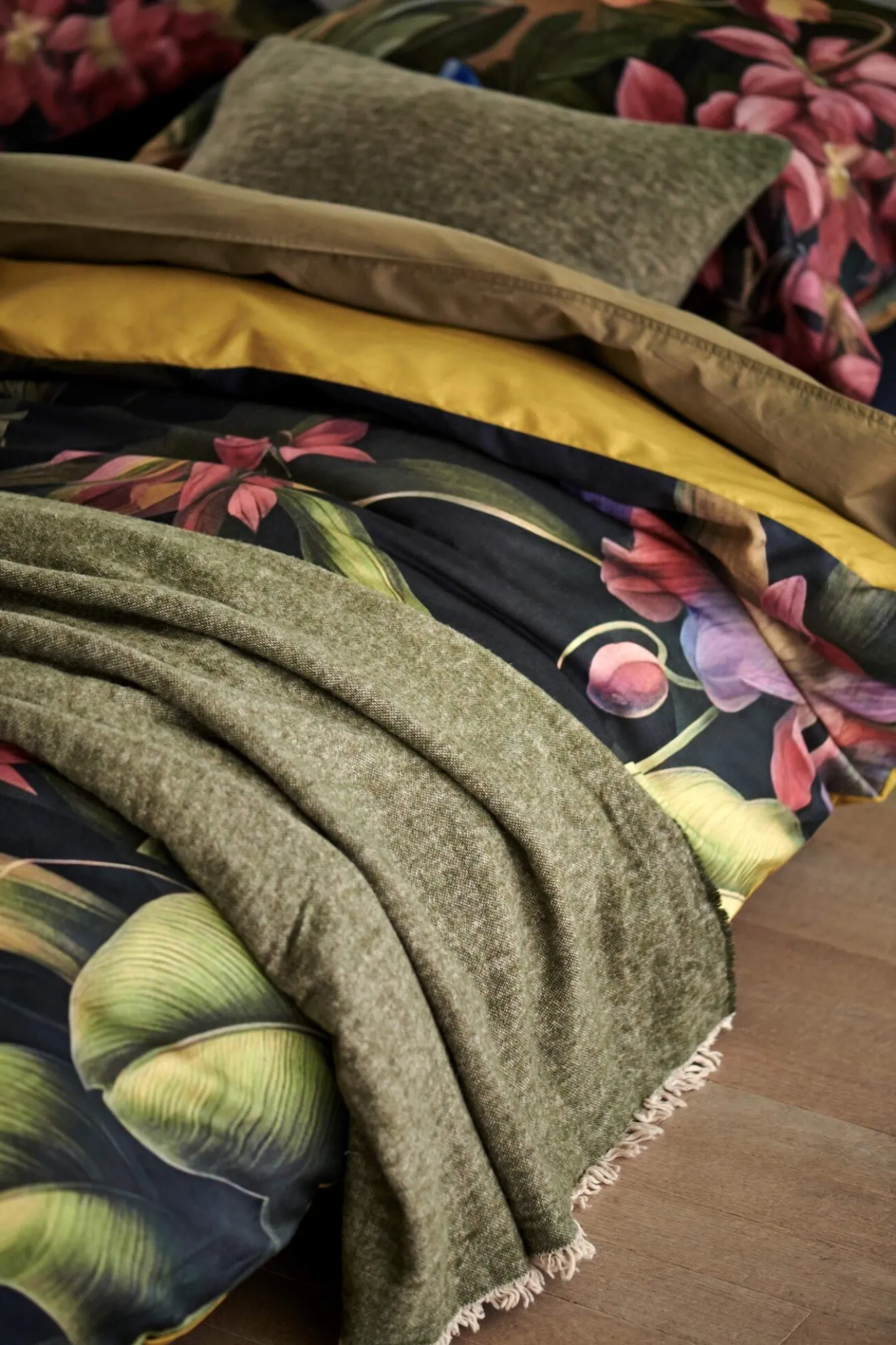 Discount Bath & Living Vandyck Vandyck WASHED COTTON duvet cover Martini Olive 200x220 cm MartiniOlive-301